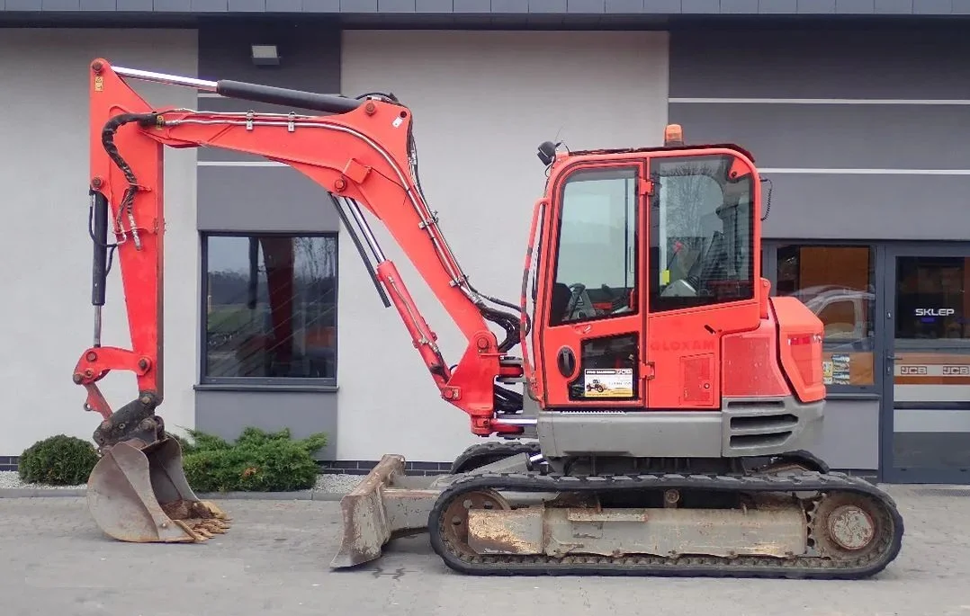 a1-16.webp JCB 85 Z – 1, 8,5T + 3 GODETS – Image 1