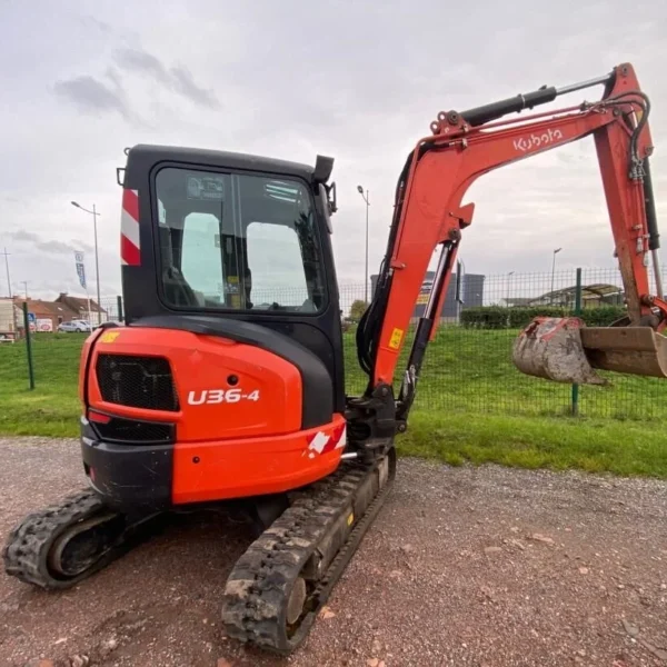 KUBOTA U 36-4, 3,9T + 3 GODETS