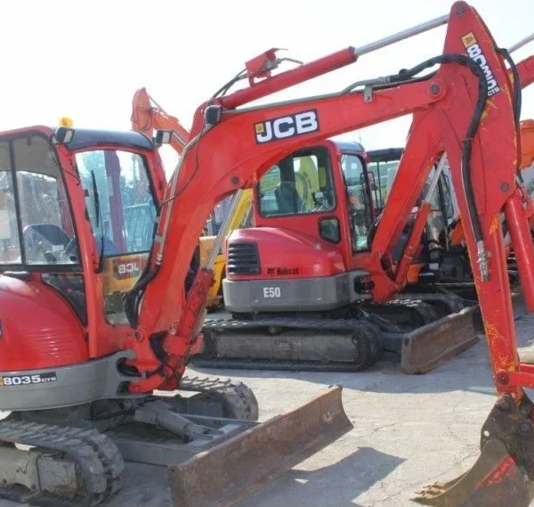 JCB 8085, 2,6T + 3 GODETS