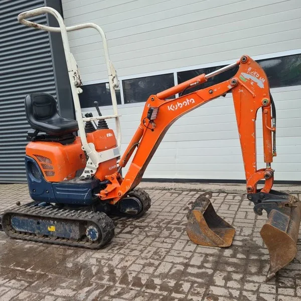KUBOTA U10-3, 2006 + 3 GODETS