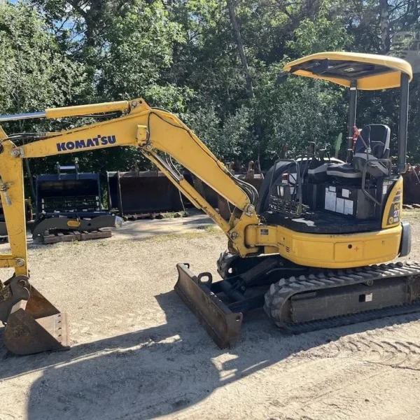 KOMATSU PC27MR-2, 3T + 4 GODETS