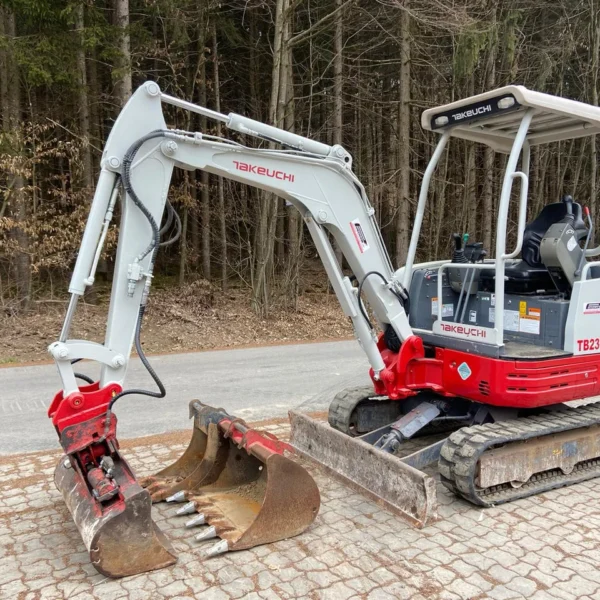 TAKEUCHI TB23R, 2018 + 3 LÖFFEL