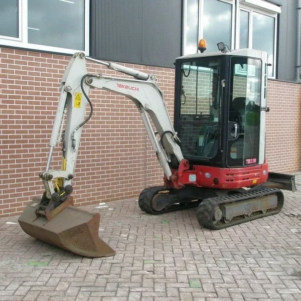TAKEUCHI TB23R, 2012, + 3 GODETS