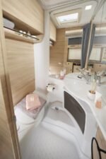 CARAVELAIR TITANIUM ANNIVERSARY 450 – Image 6