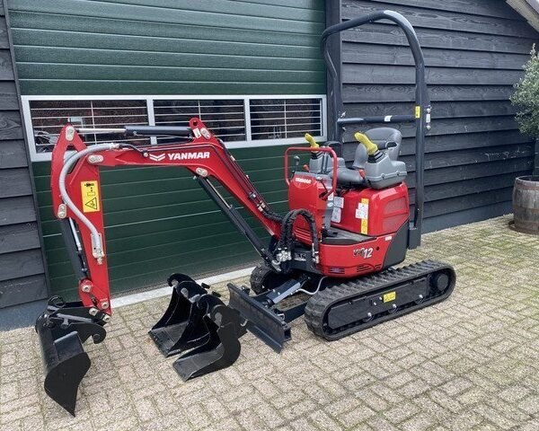 YANMAR VIO12 + 3 GODETS