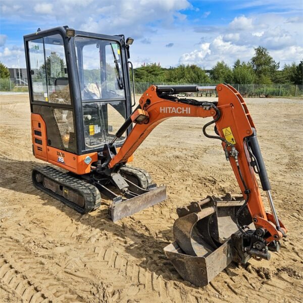 Hitachi ZX19-6 CR, 1,9T + 3 GODETS