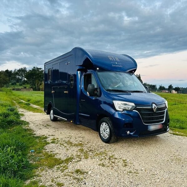 Camion chevaux VL Renault Master ATM Haras / NEUF